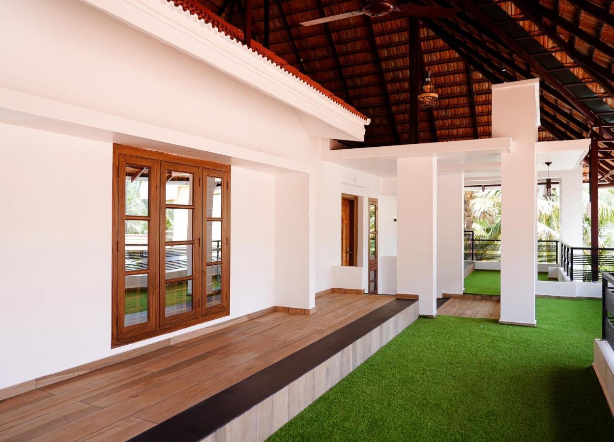Kalloos Island Backwater Resort โกลลัม ภายนอก รูปภาพ