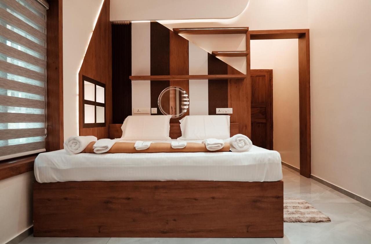 Kalloos Island Backwater Resort โกลลัม ภายนอก รูปภาพ