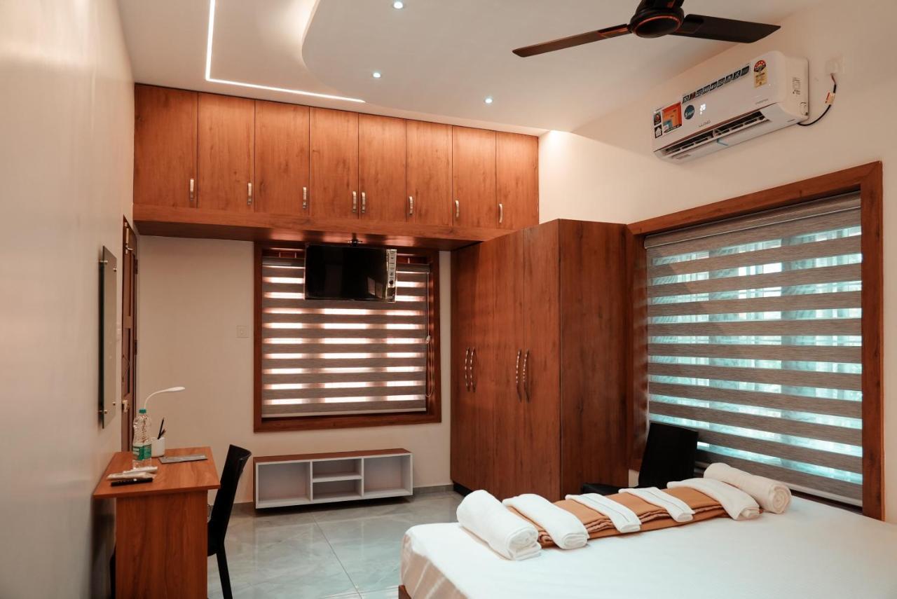 Kalloos Island Backwater Resort โกลลัม ภายนอก รูปภาพ