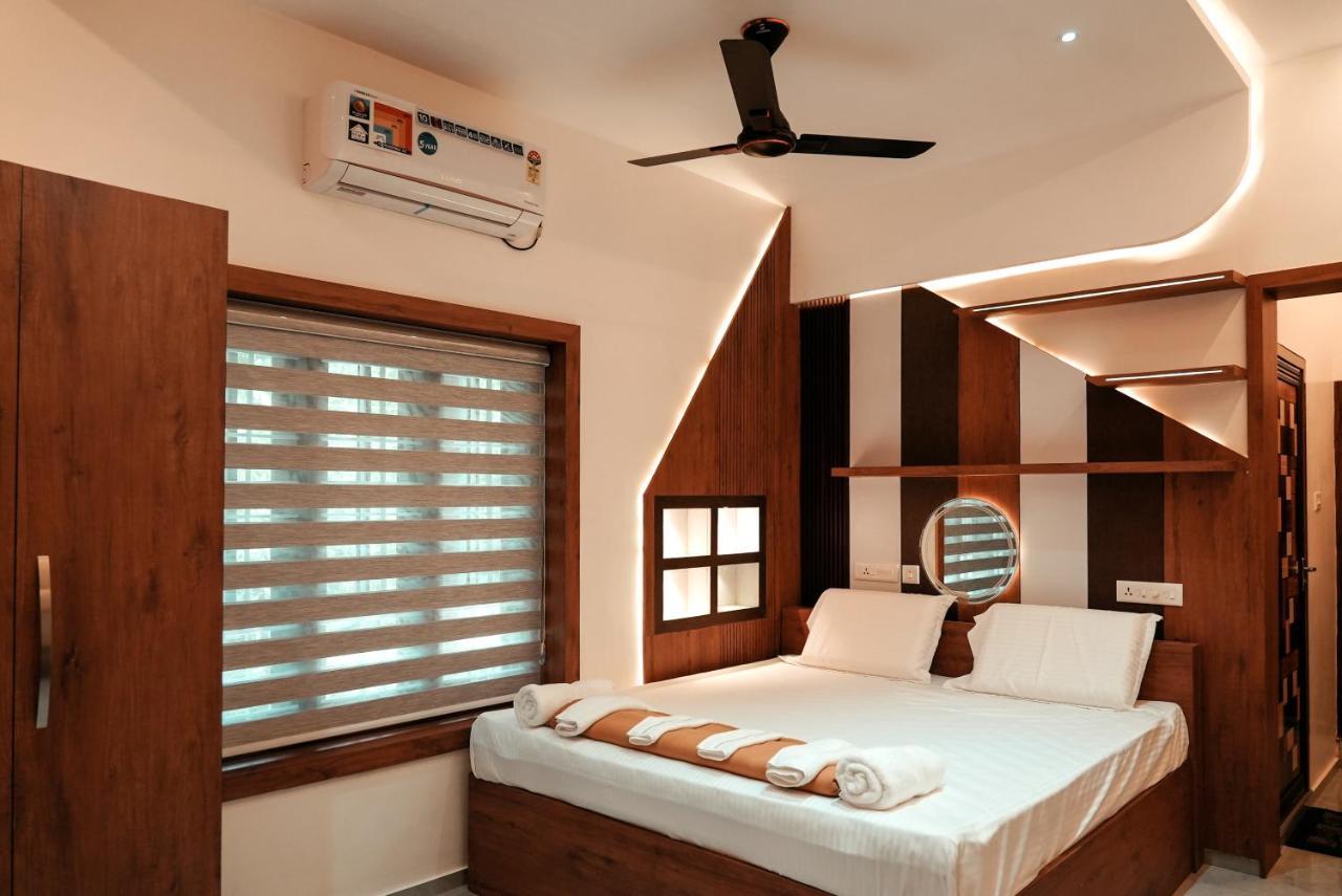 Kalloos Island Backwater Resort โกลลัม ภายนอก รูปภาพ