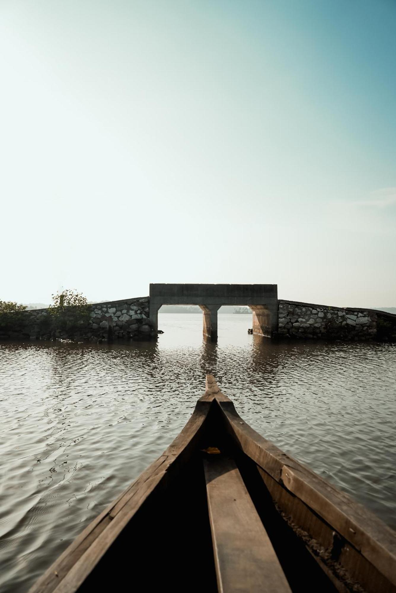 Kalloos Island Backwater Resort โกลลัม ภายนอก รูปภาพ